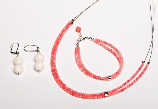 Doble gargantilla coral